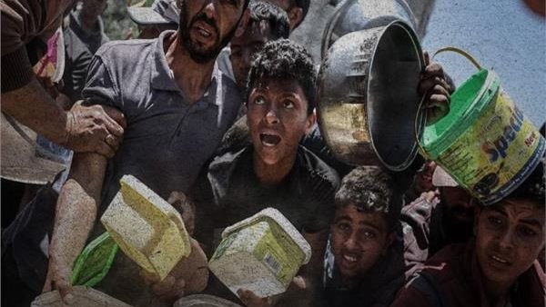 قطاع غزة يحتاج لـ600 شاحنة إغاثية يومياً.. و250 ألف علبة حليب شهريًا للأطفال الرضع