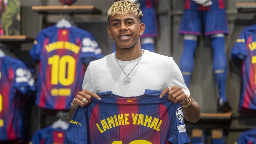 لامين يامال أفضل لاعب في العالم في استفتاء “ماركا”