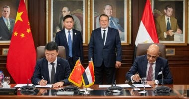 محافظ البنك المركزى يستقبل نظيره الصينى ويشهدان توقيع 3 مذكرات للتعاون المشترك