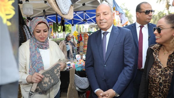 محافظ القاهرة يفتتح معرض “بازار القاهرة السادس” بحديقة الأزهر