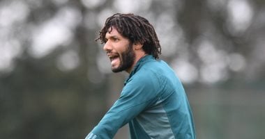 محمد الننى نجم الجزيرة الإماراتى ومنتخب مصر يحتفل اليوم بعيد ميلاده الـ33