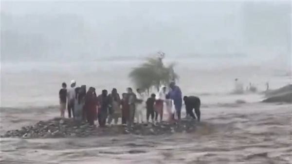 مصرع 8 وإصابة شخص واحد في حوادث بسبب الأمطار الغزيرة في باكستان