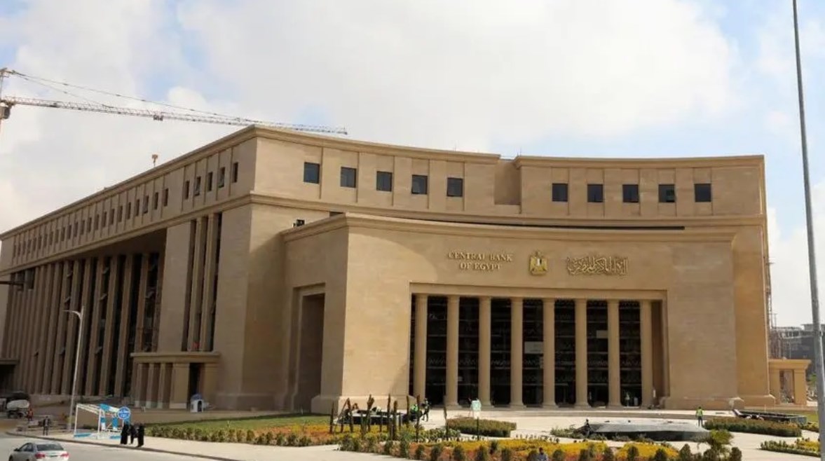 “مفتوحة حتى هذا الموعد”.. حريق سنترال رمسيس يفرض مواعيد طارئة للعمل بالبنوك