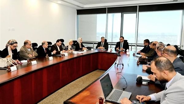 وزير الإسكان ومحافظ الإسكندرية يتابعان عددًا من ملفات العمل المشتركة