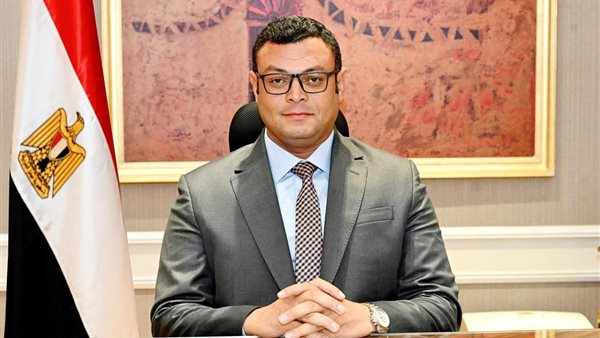 وزير الإسكان يتابع مشروعات البنى تحتية.. وتسليم وحدات “جنة 4” بالشيخ زايد