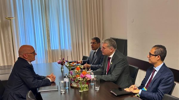 وزير البترول يعقد اجتماعا مع نائب وزير طاقة ألبرتا الكندية لبحث سبل التعاون