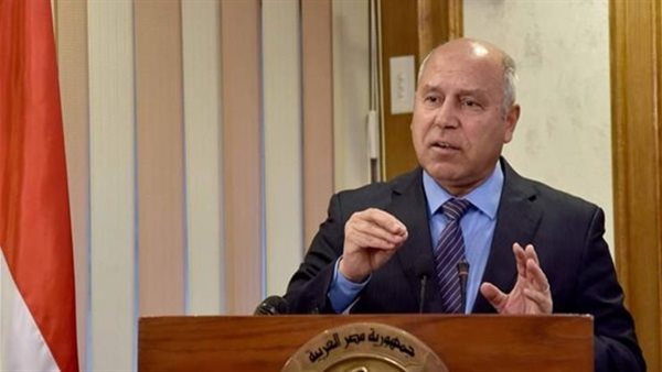 وزير الصناعة يوافق على قبول مصلحة الكفاية الإنتاجية دفعة جديدة من الطلاب