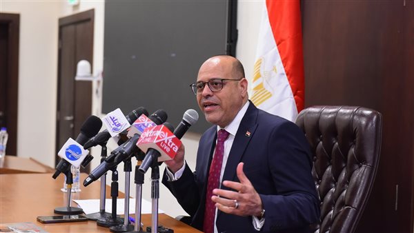 وزير العمل يعقد مؤتمرًا صحفيًا لإطلاق حملة “سلامتك تِهمنا” لحماية “عمال الدليفري”