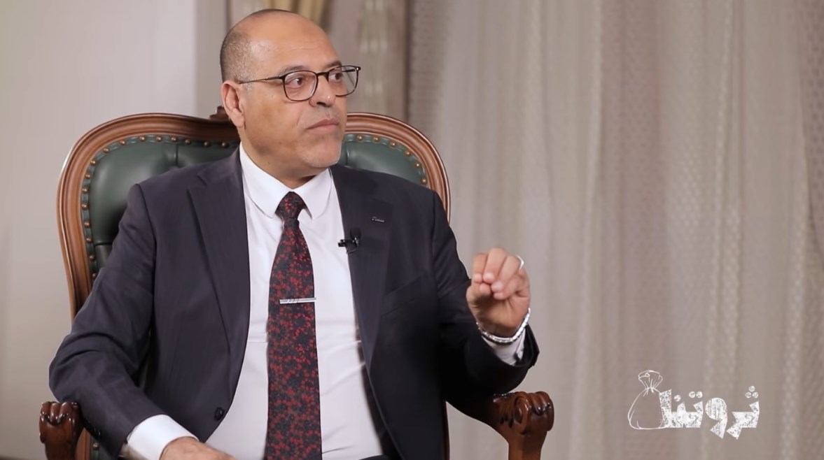 وزير العمل يوجه رسالة للباحثين عن عمل في الخارج