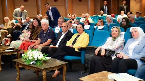 وزيرة البيئة تشارك شبكة “رائد” فى إطلاق المرحلة الثانية من حملة “تيراميد”