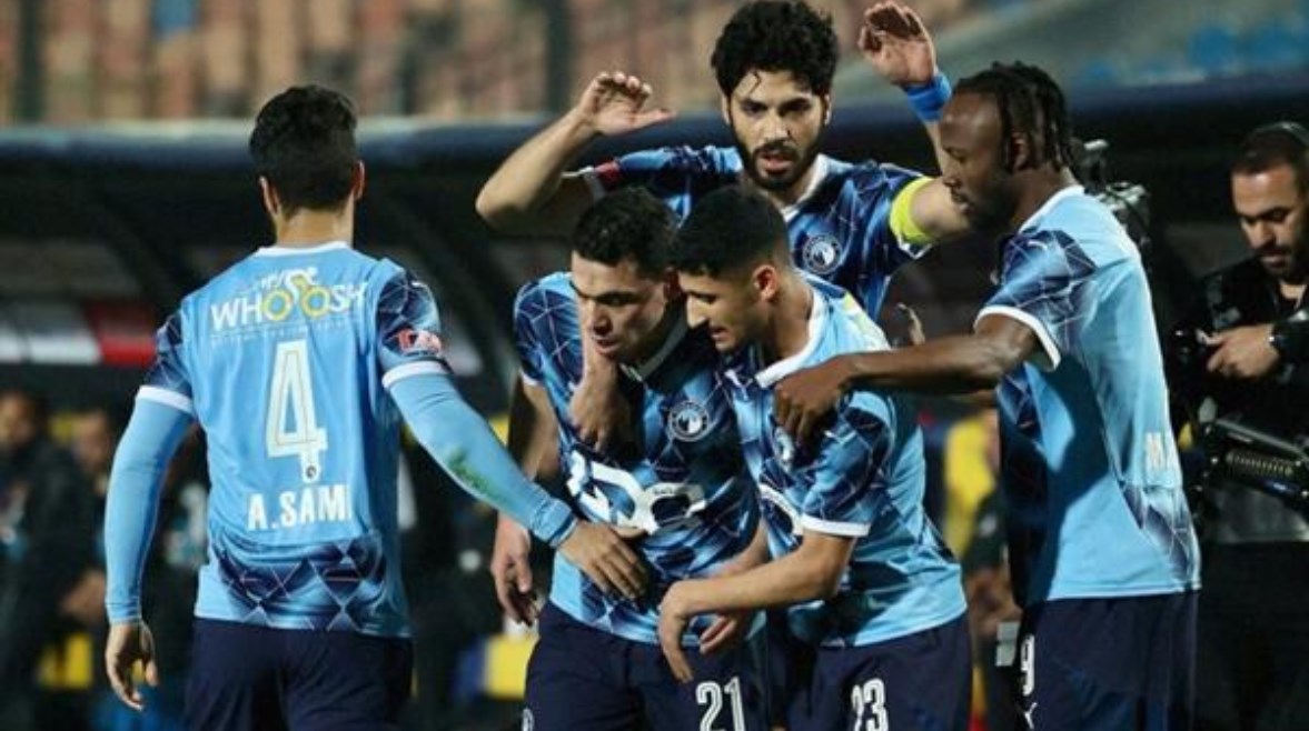 ويتوالى ضياع الصفقات.. قرار حاسم من بيراميدز ضد رغبة الزمالك
